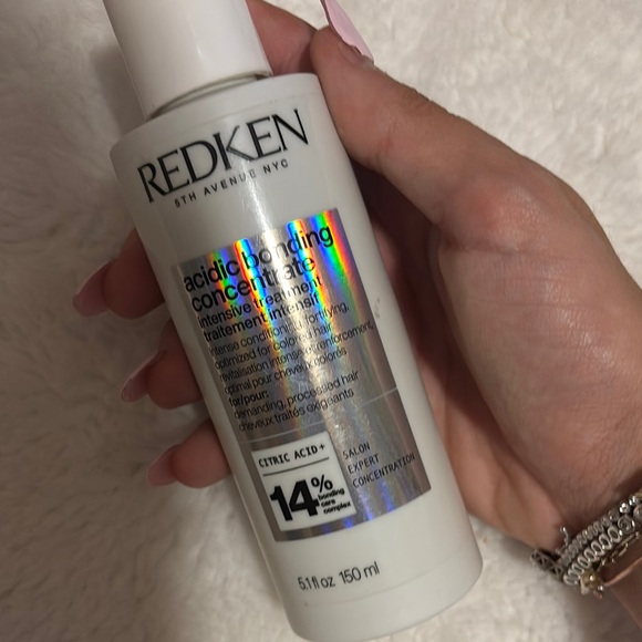 Redken Acidic Bonding Concentrate Hair Treatment - Picture 3 of 3